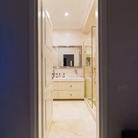 Seaside Luxury Apartament Appartement Constanţa